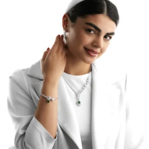 سرویس بر پایه جواهر سه بعدی زنجیر سنگین رنگی