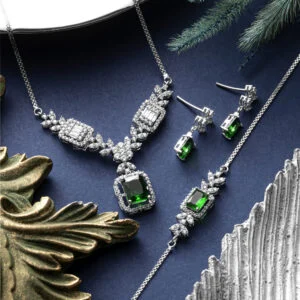 سرویس بر پایه جواهر دوبعدی زنجیر سبک رنگی