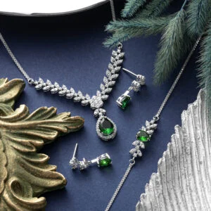 سرویس بر پایه جواهر دوبعدی زنجیر سبک رنگی