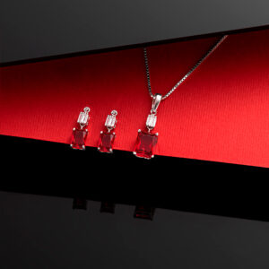 نیم‌ست  بر پایه جواهر دوبعدی  رنگی