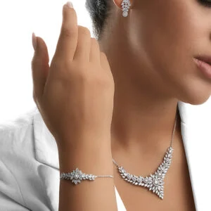 سرویس بر پایه جواهر سه بعدی زنجیر سبک