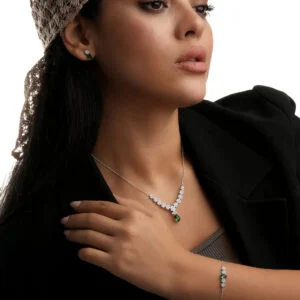 سرویس بر پایه جواهر زنجیر سبک رنگی