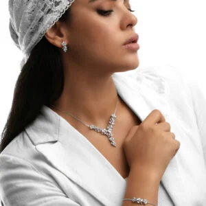 سرویس بر پایه جواهر سه بعدی زنجیر سبک