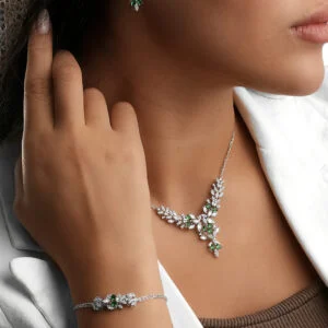 سرویس بر پایه جواهر سه بعدی  زنجیر سنگین رنگی