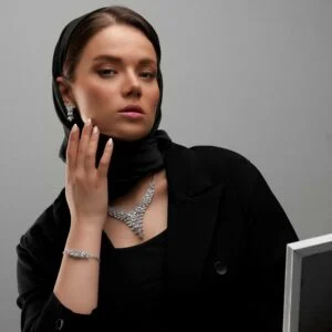 سرویس سه بعدی بر پایه جواهرطوفان سرخ زنجیرسنگین
